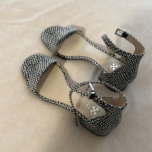 Cute black & white | Open toe shoes. NWOT Sz 8  | Vince Camuto
